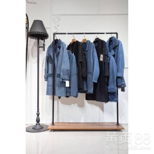 女裝尾貨批發與折扣加盟代理指南 機遇與渠道解析