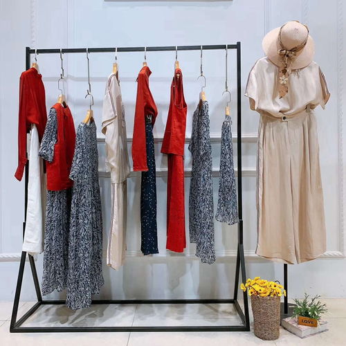 品牌大碼女裝批發(fā) 為豐腴女性打造時尚舒適的夏日穿搭