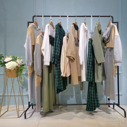 服裝廠照明工程報(bào)價(jià)詳解 從廠家到服裝服飾批發(fā)的專業(yè)照明方案